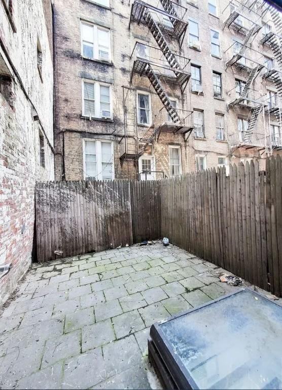 53 Leroy St - Photo 5 of 5