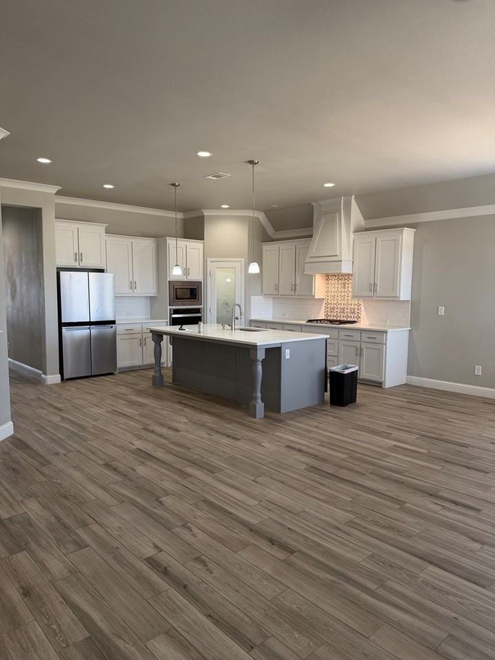 1911 Daybreak Way - Photo 3 of 21