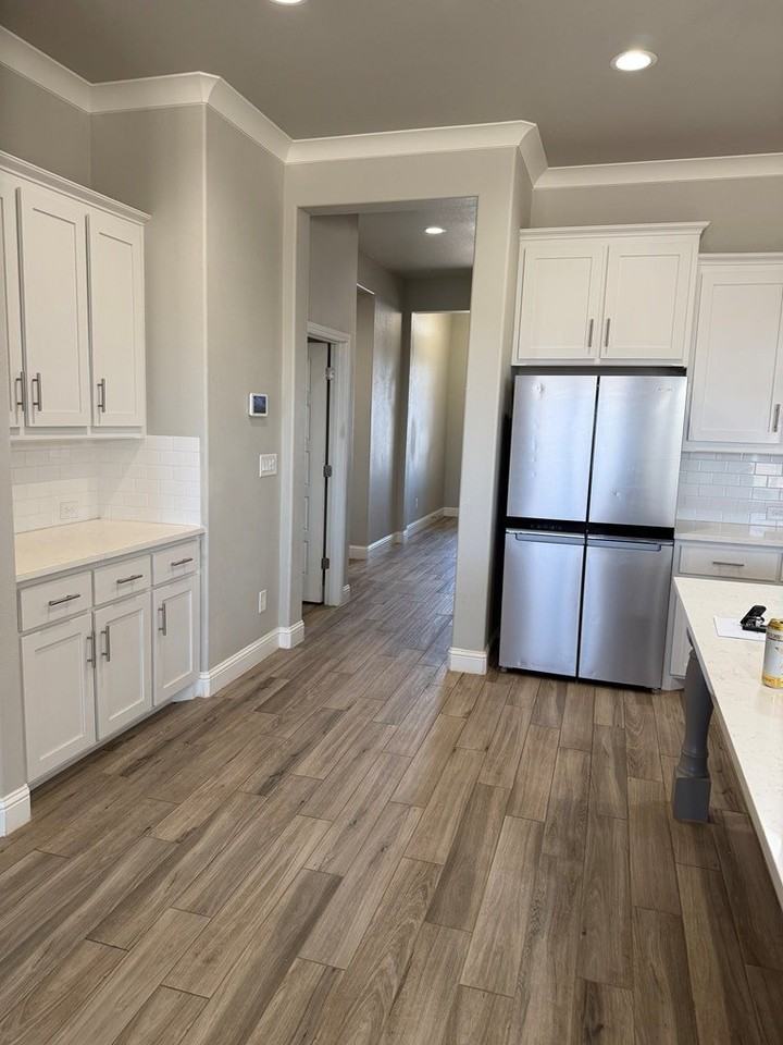 1911 Daybreak Way - Photo 4 of 21