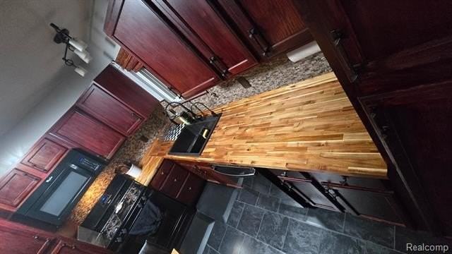 23400 Reynolds Ave - Photo 7 of 31