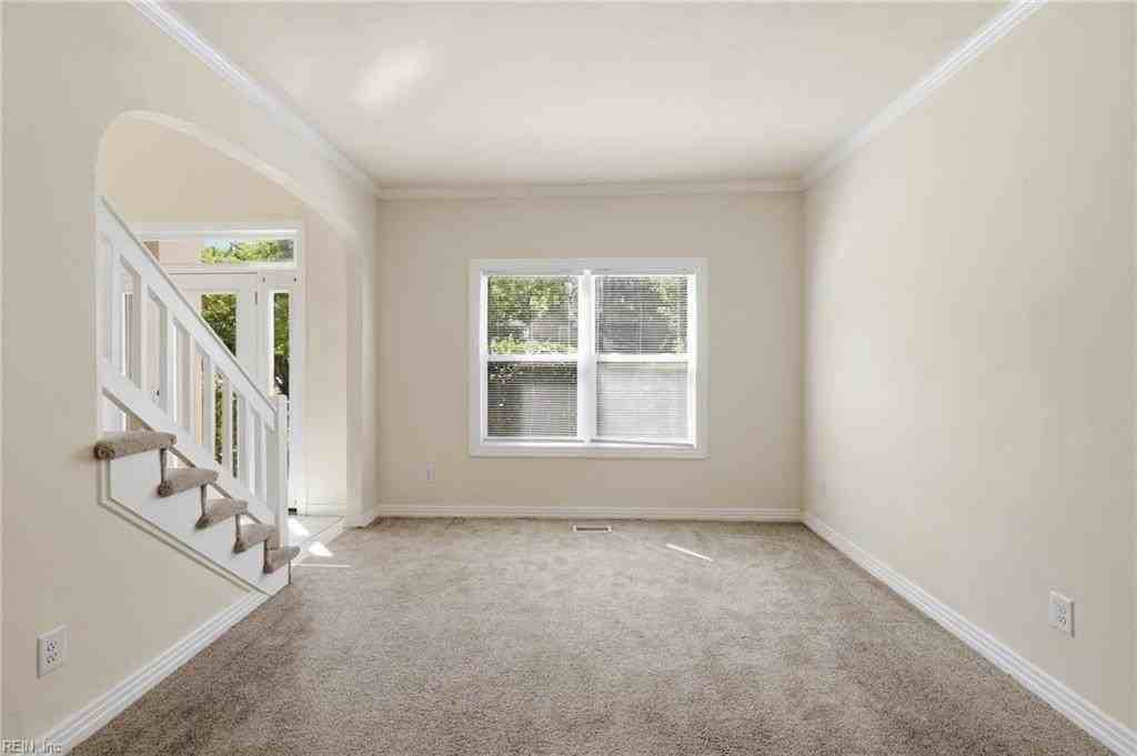 953 Sandoval Dr - Photo 7 of 46