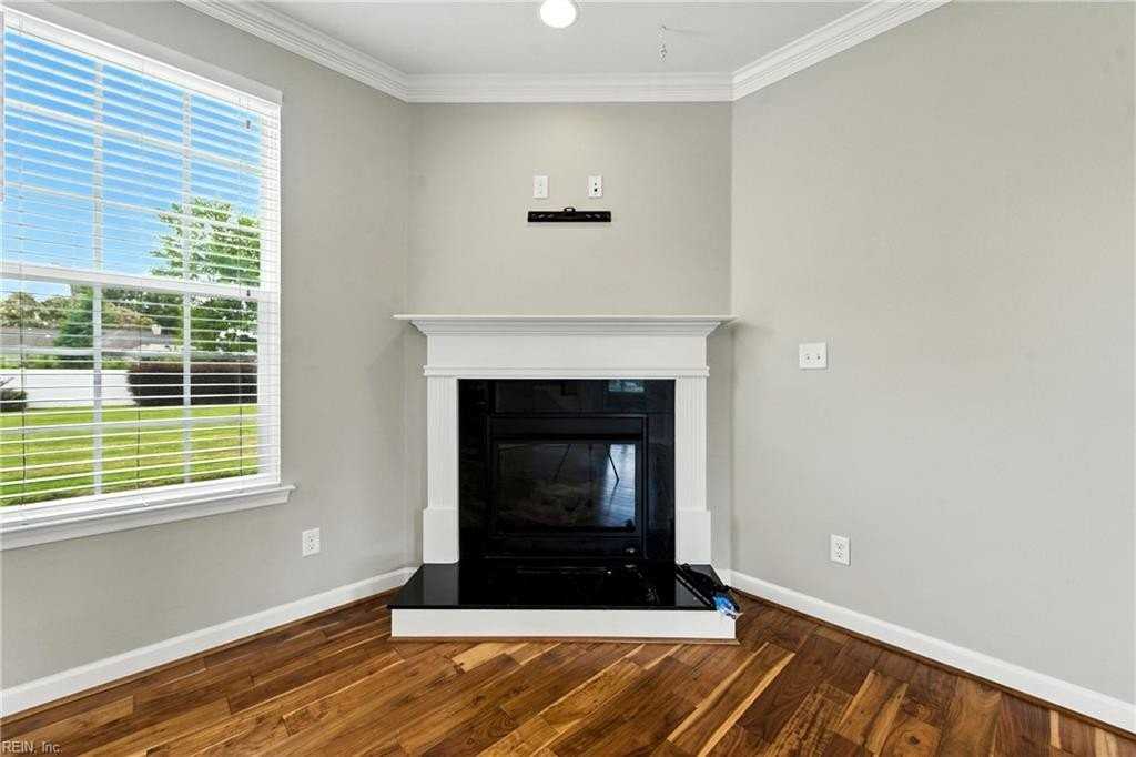 717 Tyler Way - Photo 7 of 46