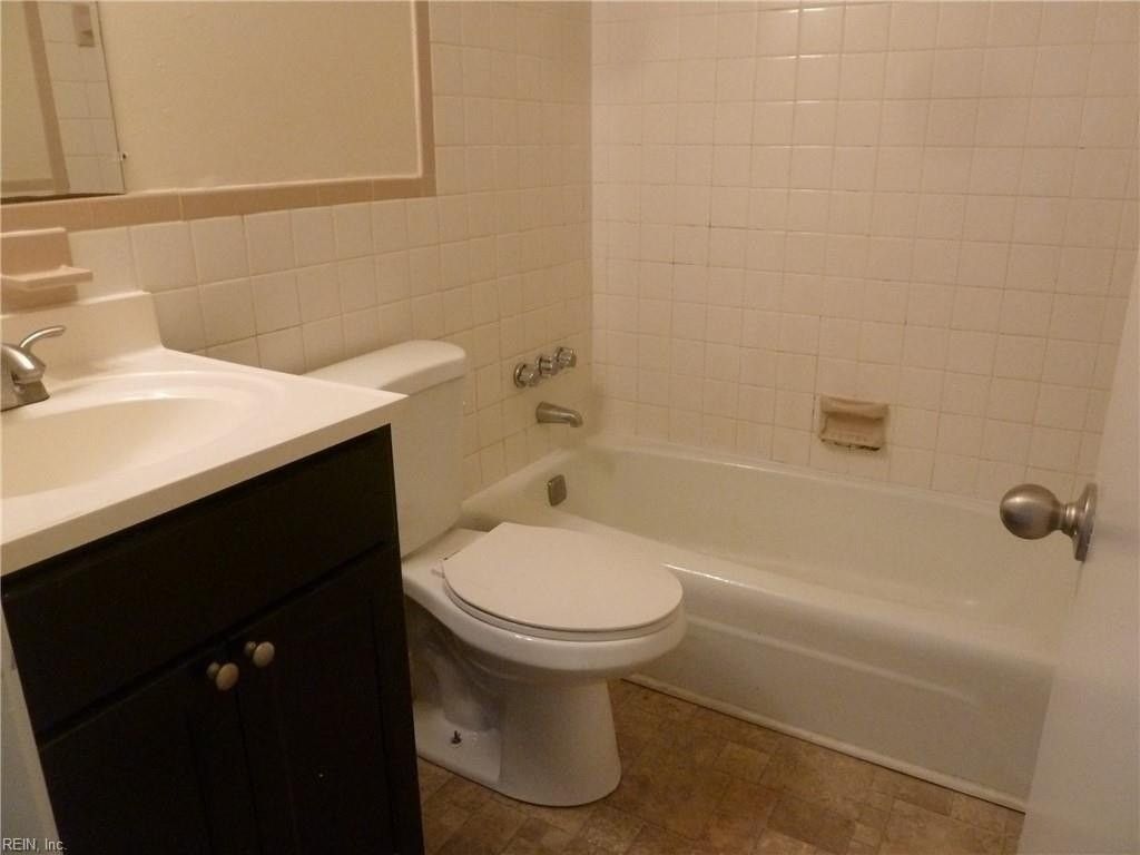 1111 Hugo St #F - Photo 6 of 6