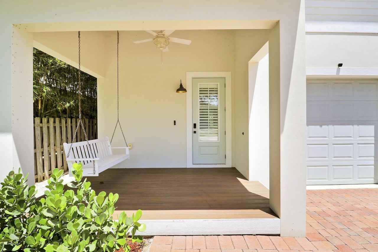 3997 Se Barcelona St - Photo 2 of 33