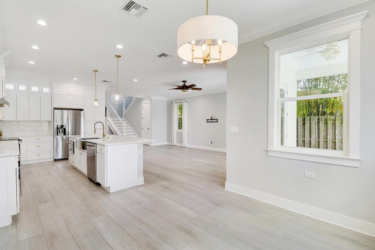 3997 Se Barcelona St - Photo 5 of 33
