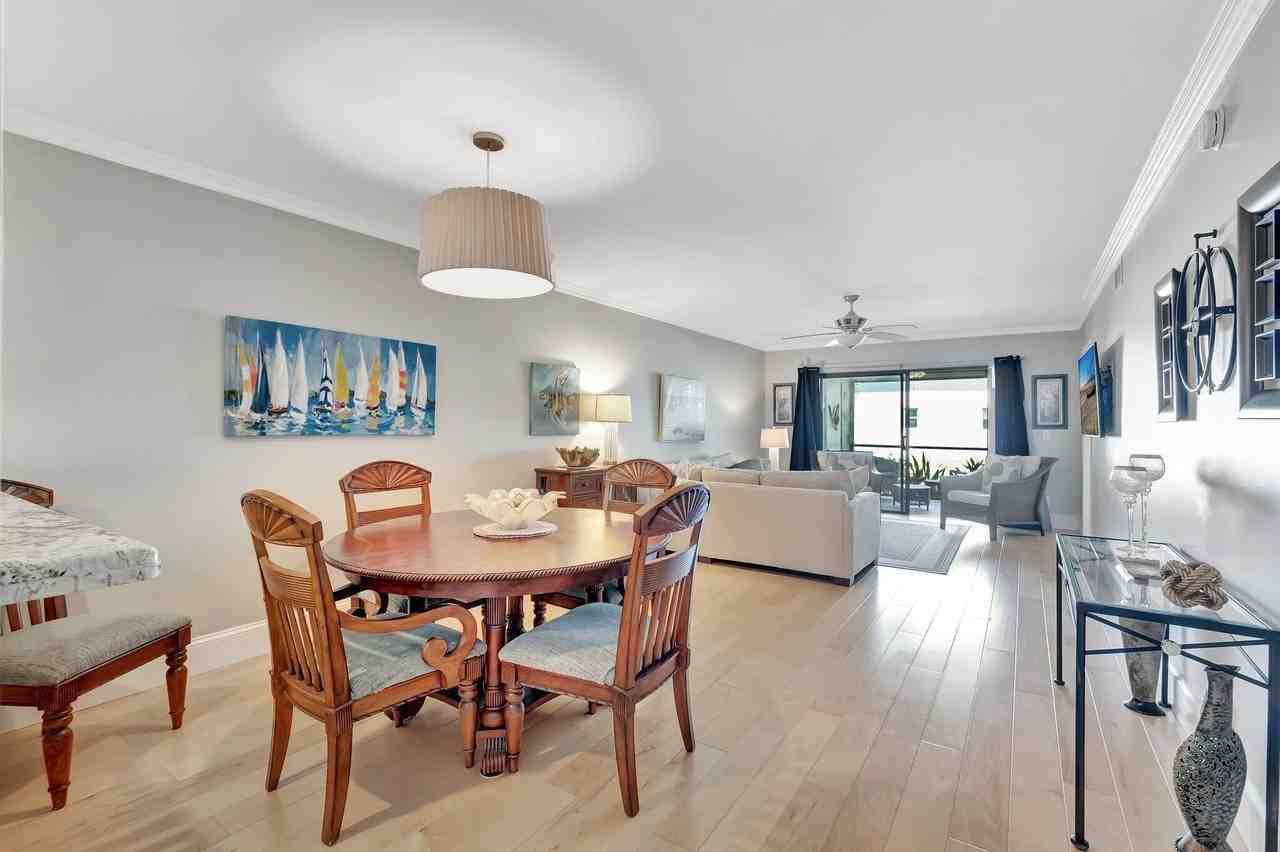 701 Avenue L - Photo 6 of 26