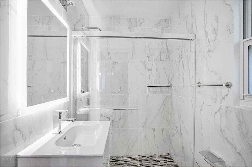 1642 Adams St #AB - Photo 6 of 11