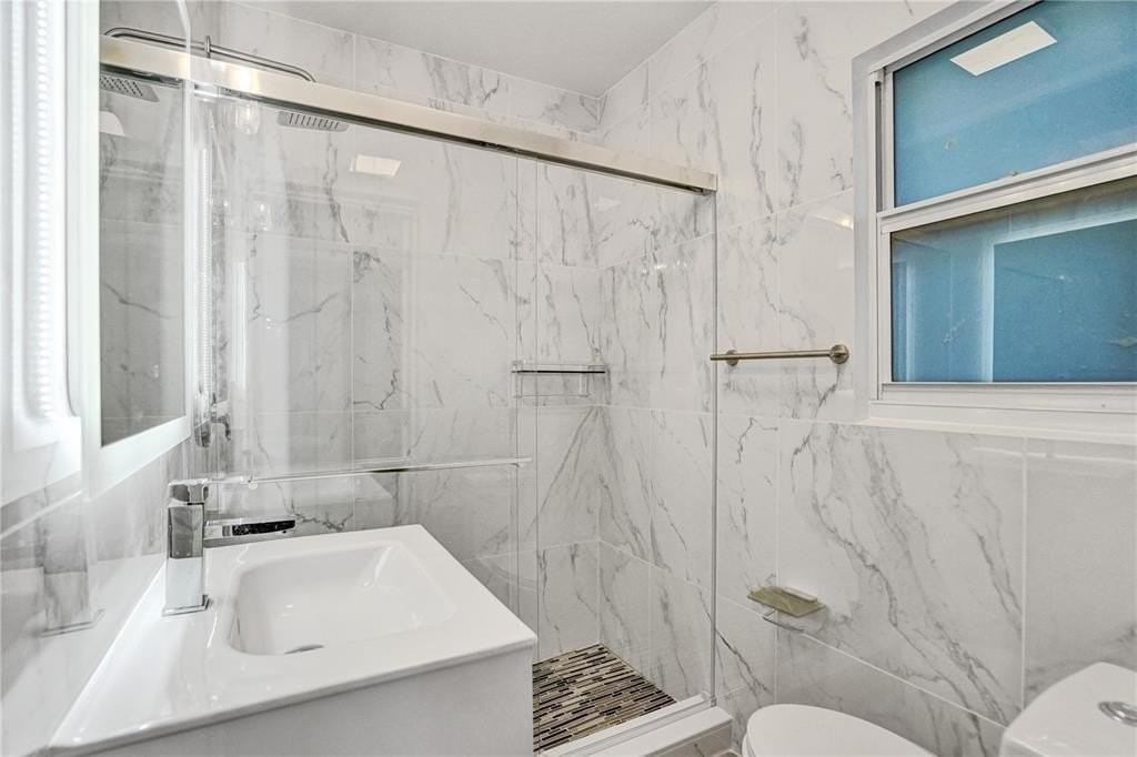 1642 Adams St #AB - Photo 7 of 11