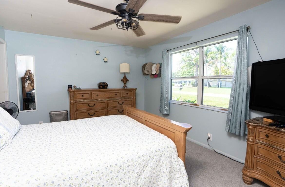 1881 Se Manth Ln - Photo 5 of 14