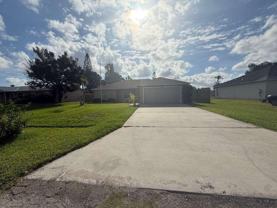 349 Nw Hibiscus St - Photo 1 of 1