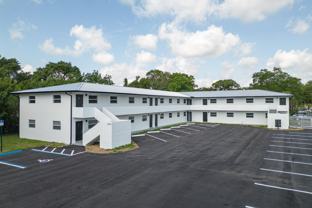 1301 Emerald Ter #4 - Photo 1 of 1