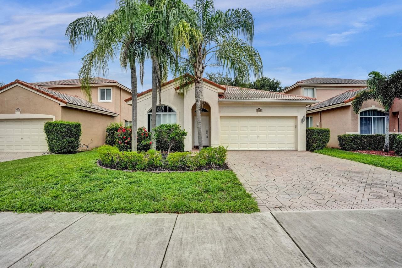 3717 Pebblebrook Mnr - Photo 4 of 50
