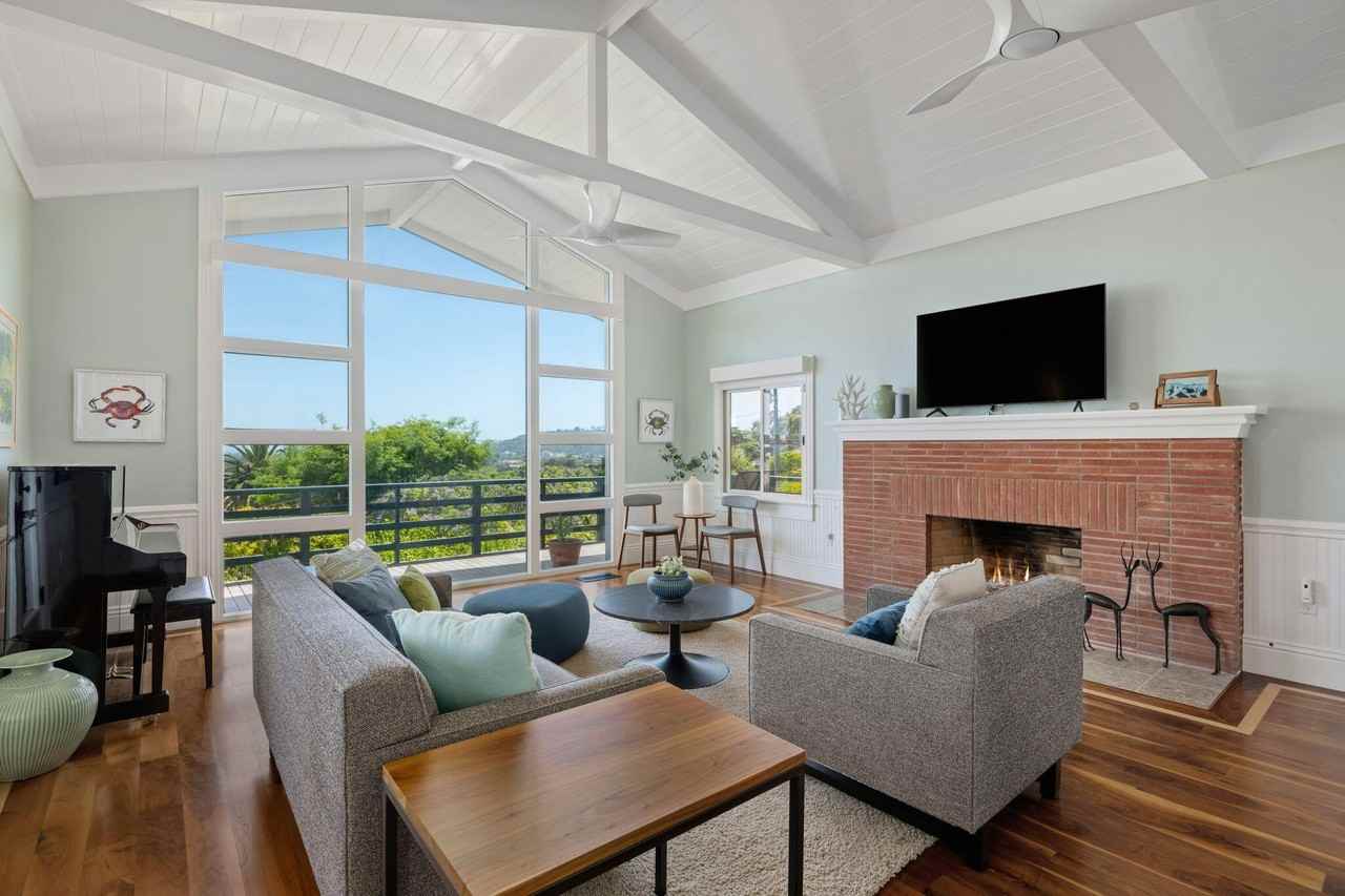 964 Garcia Rd - Photo 7 of 45