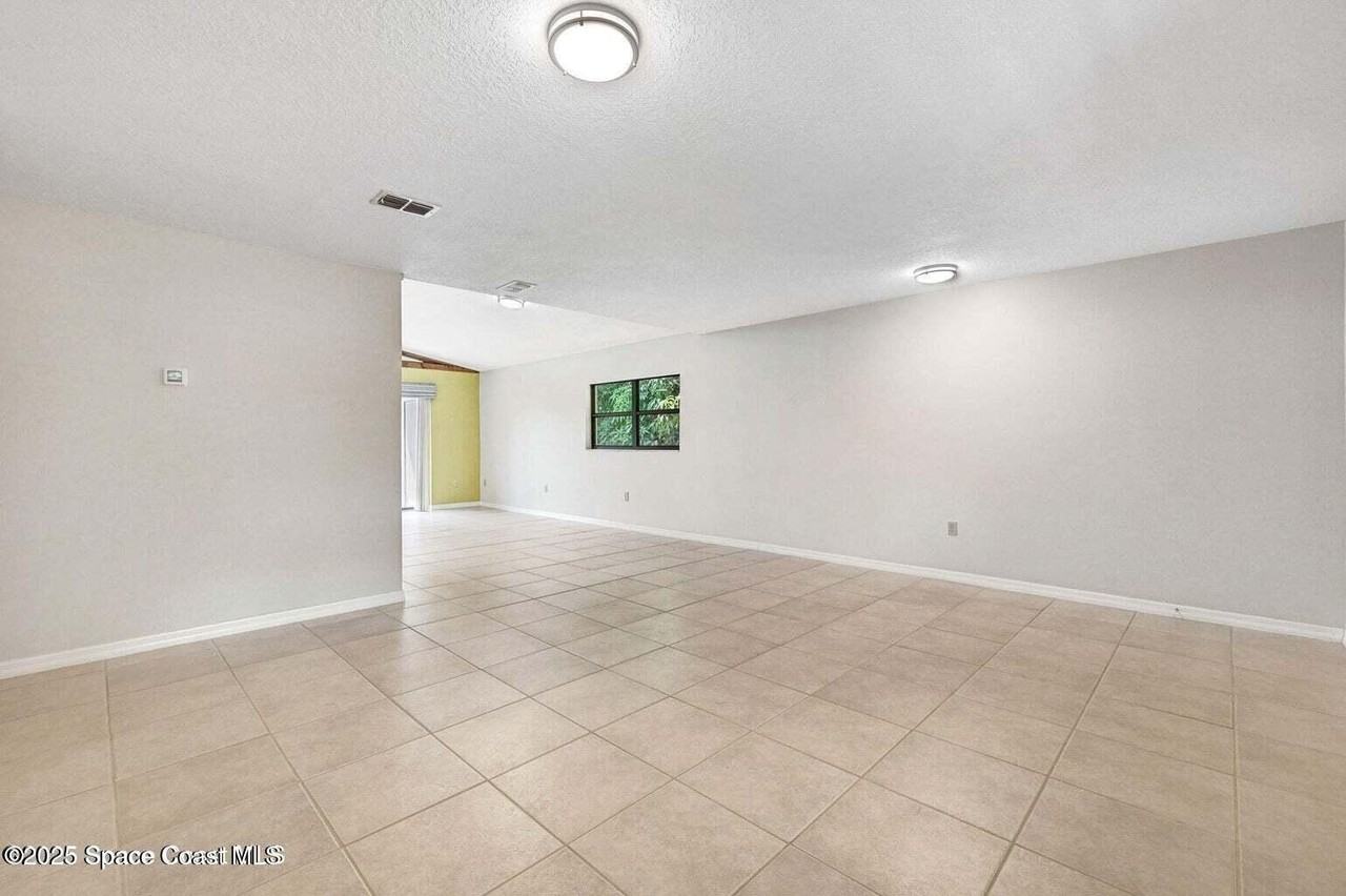 1600 Woodland Dr #4206 - Photo 3 of 16