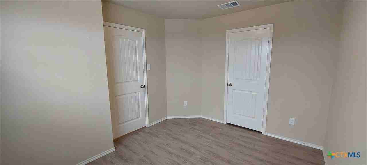 1556 Birmingham Dr - Photo 4 of 17