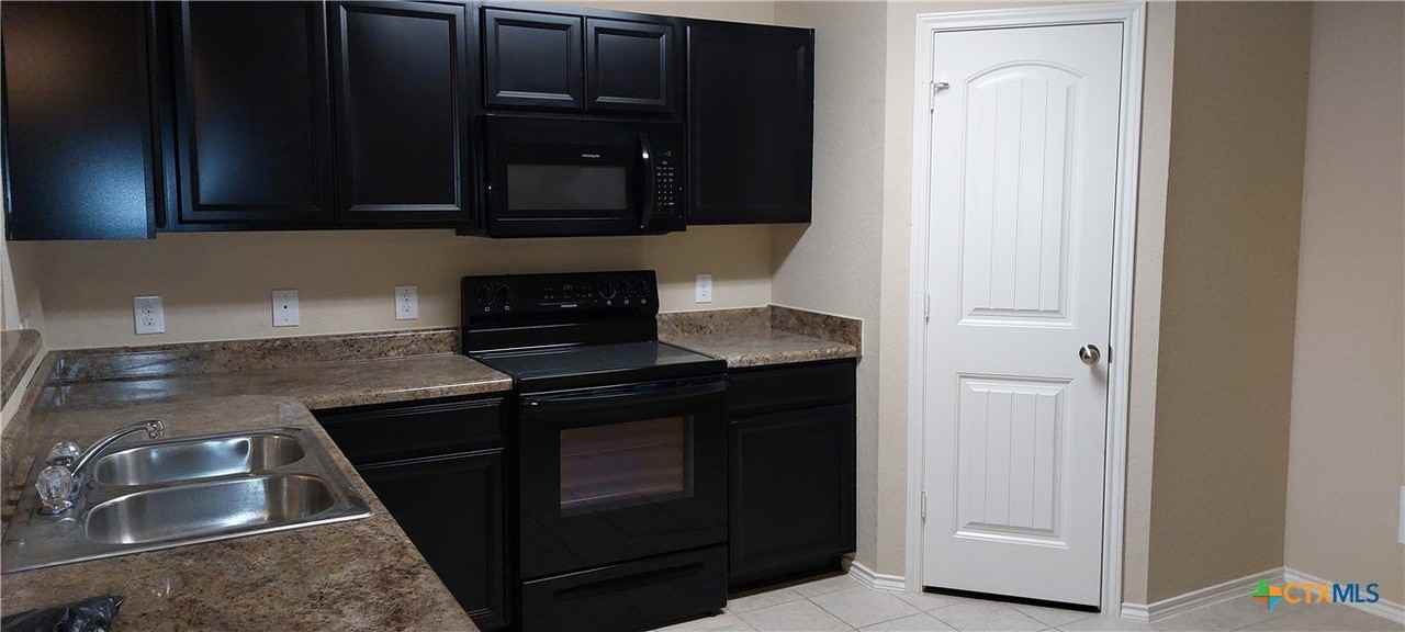 1556 Birmingham Dr - Photo 6 of 17