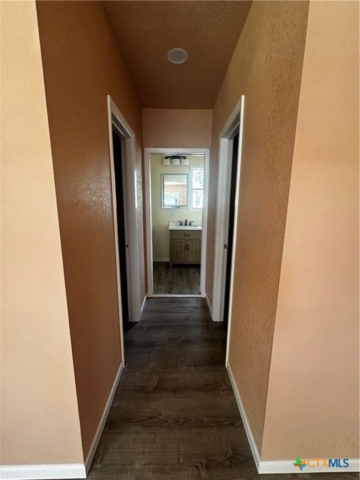 1434 Saint Andrew St - Photo 4 of 17