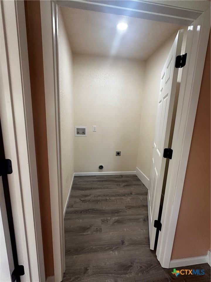 1434 Saint Andrew St - Photo 4 of 19