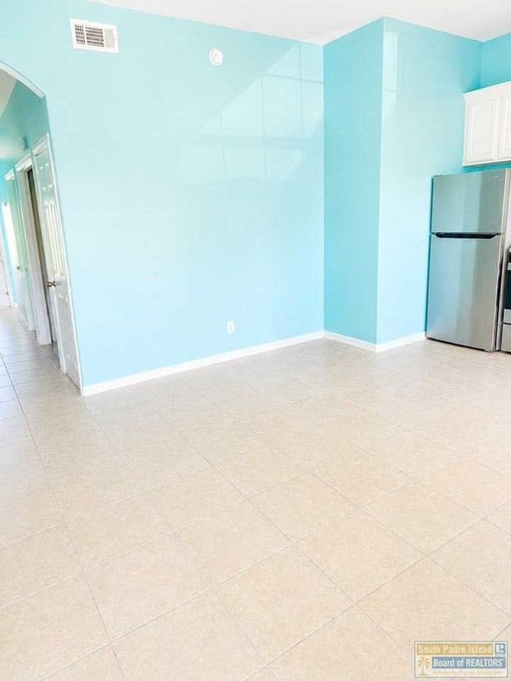 110 E Pike St #2 - Photo 4 of 11