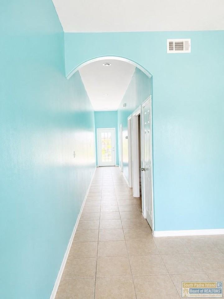 110 E Pike St #2 - Photo 5 of 11
