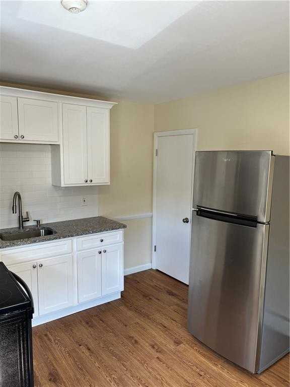 122 Englewood Ave - Photo 3 of 9