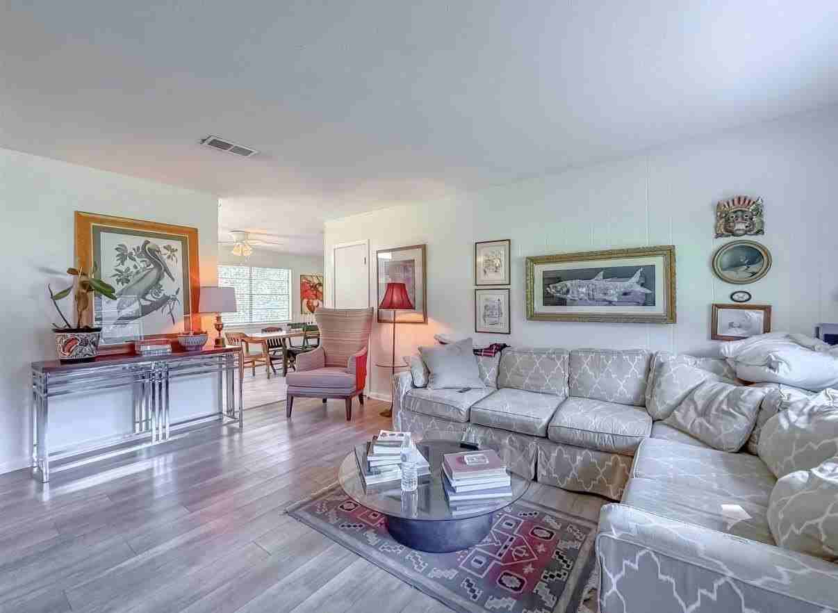 2034 Harriet Dr - Photo 3 of 43