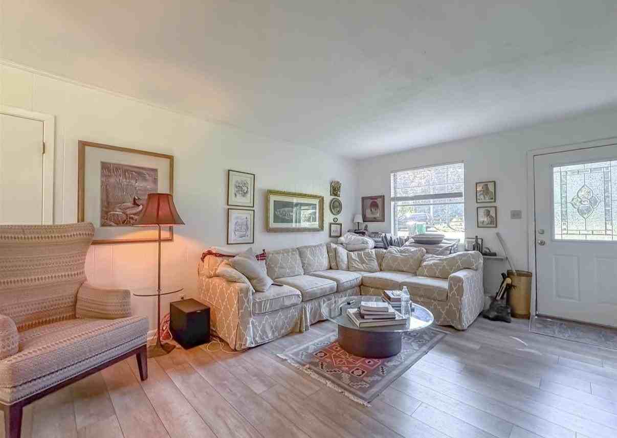 2034 Harriet Dr - Photo 4 of 43