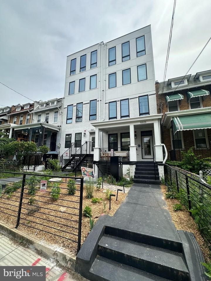 5507 7th St Nw #2 - Photo 3 of 47