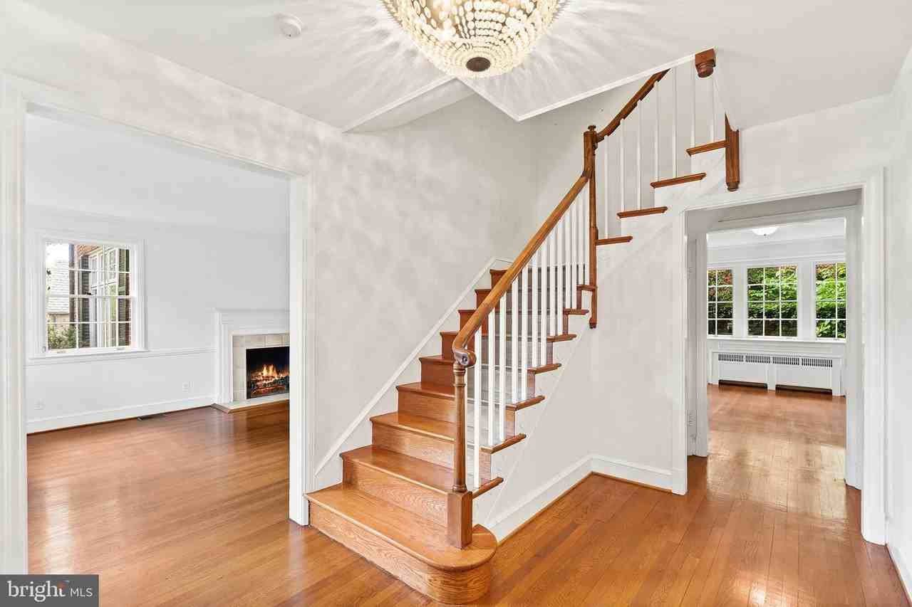 4530 Dexter St Nw - Photo 2 of 48