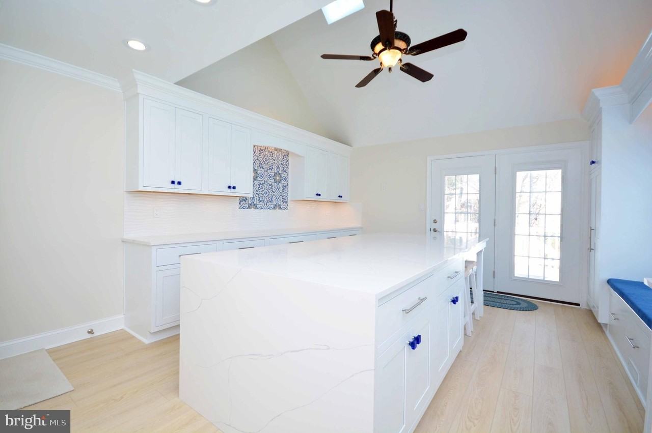 2501 Eastern Point Ct - Photo 7 of 26