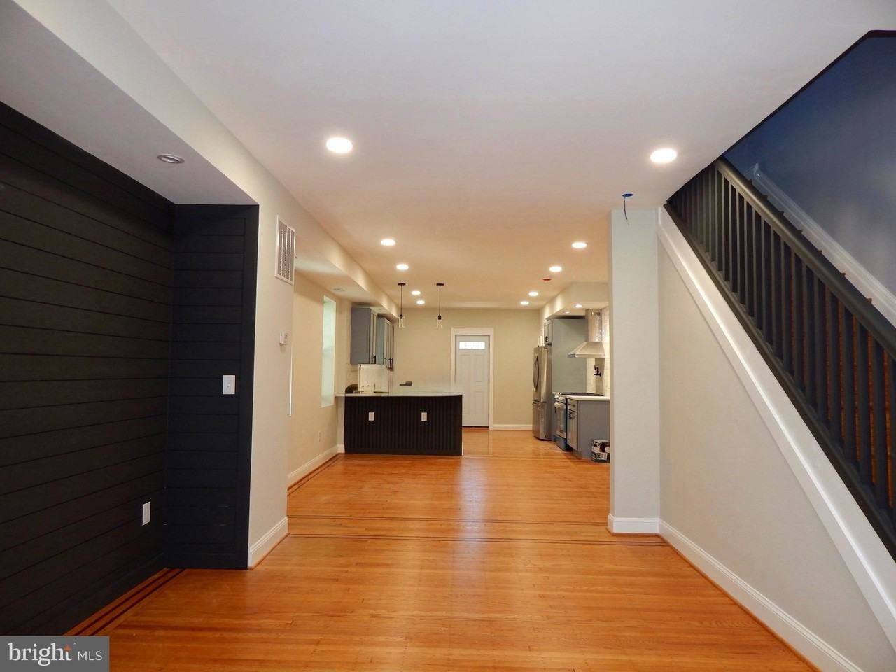 301 Cornwall St - Photo 4 of 17
