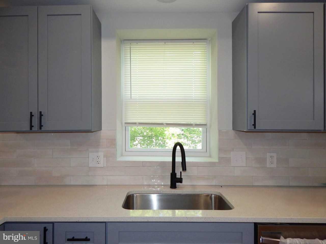 301 Cornwall St - Photo 6 of 17