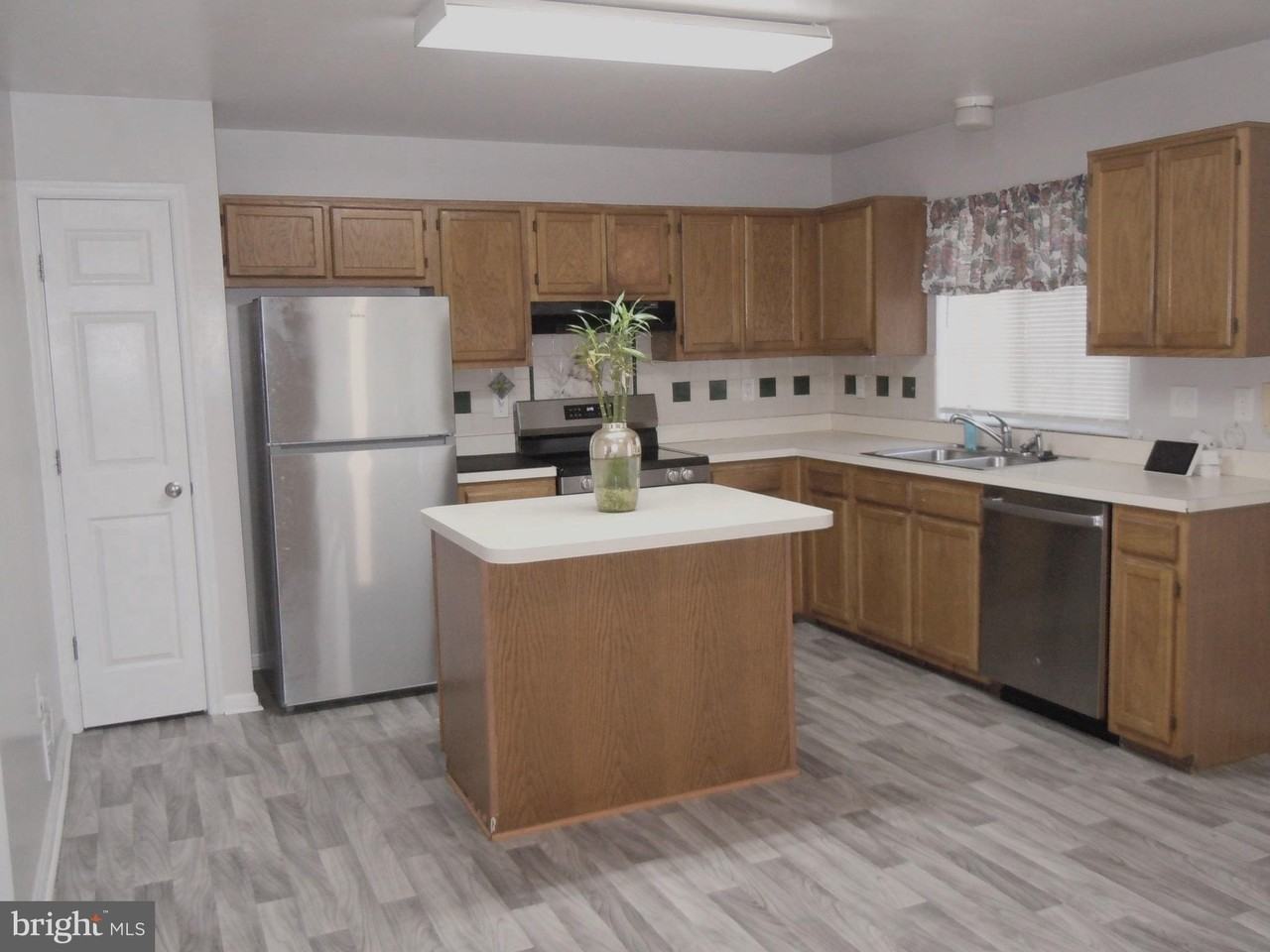 11203 Barnswallow Pl Apt D - Photo 4 of 12