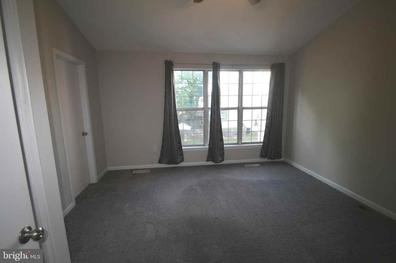 11203 Barnswallow Pl Apt D - Photo 6 of 12