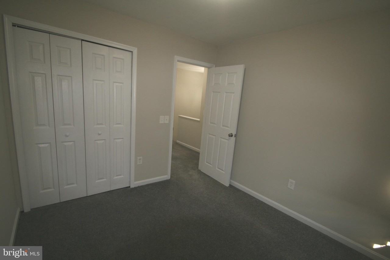 11203 Barnswallow Pl Apt D - Photo 7 of 12