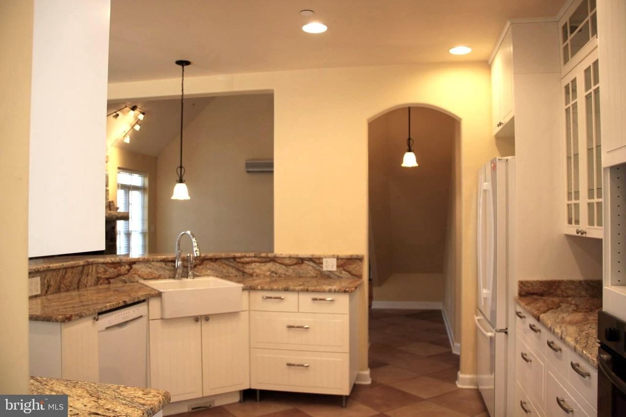 11432 Wollaston Cir - Photo 5 of 36
