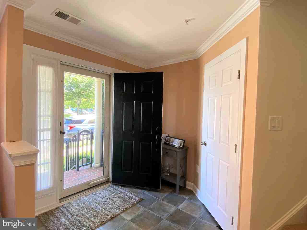 8907 Amelung St - Photo 2 of 45