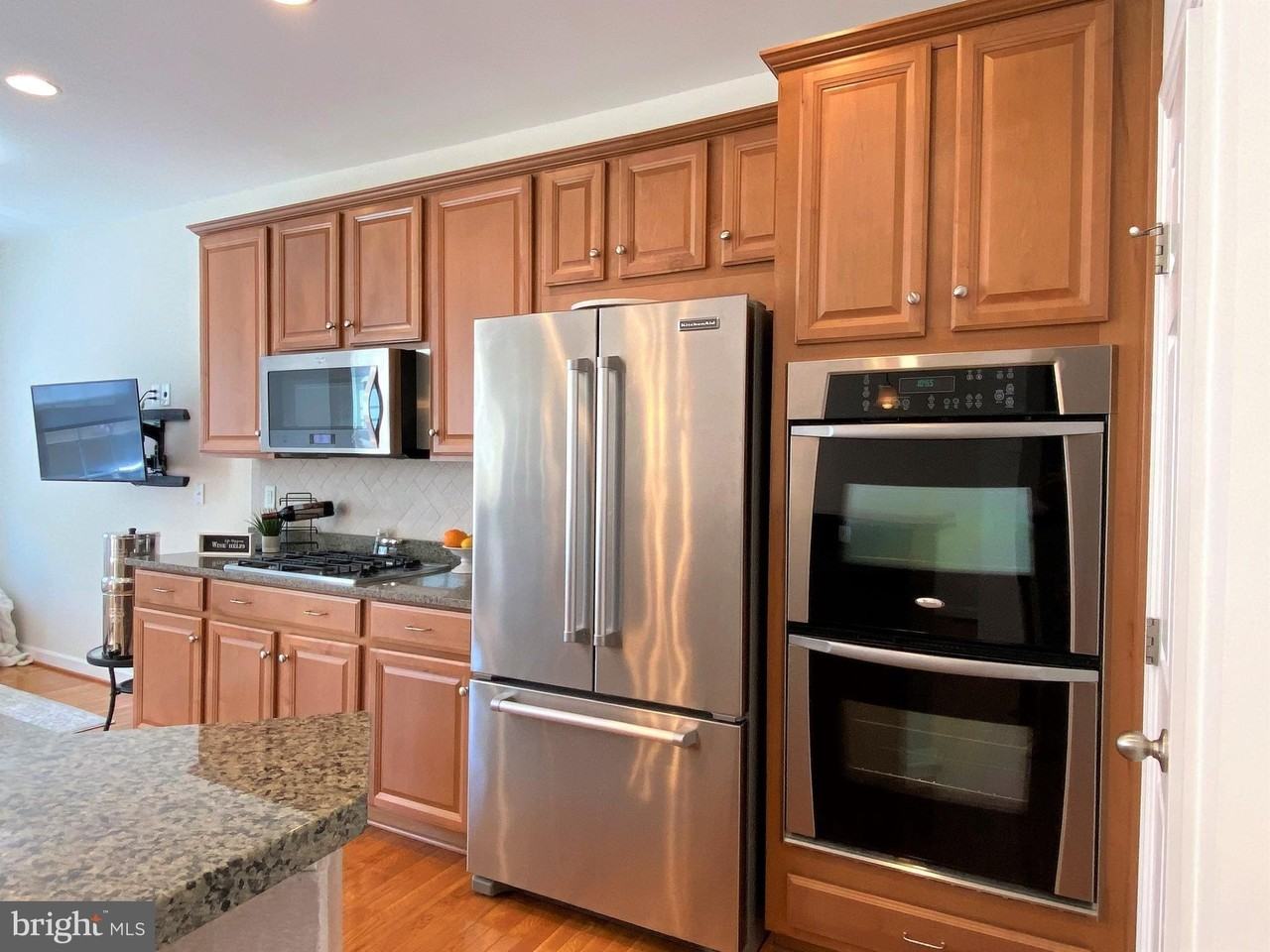 8907 Amelung St - Photo 6 of 45