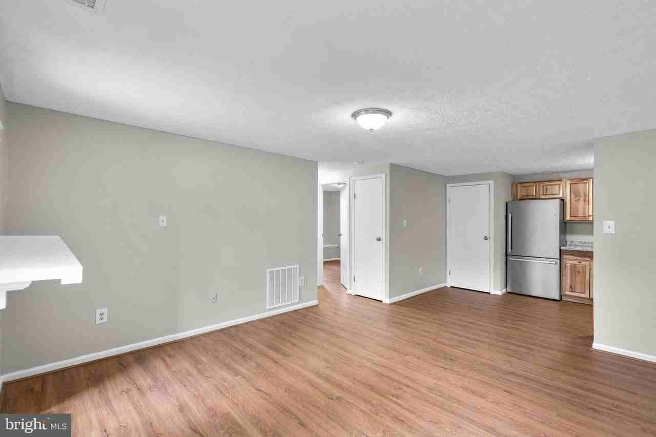 3925 Greencastle Rd #103 - Photo 4 of 24