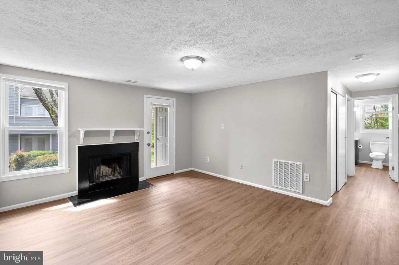 3925 Greencastle Rd #103 - Photo 5 of 24