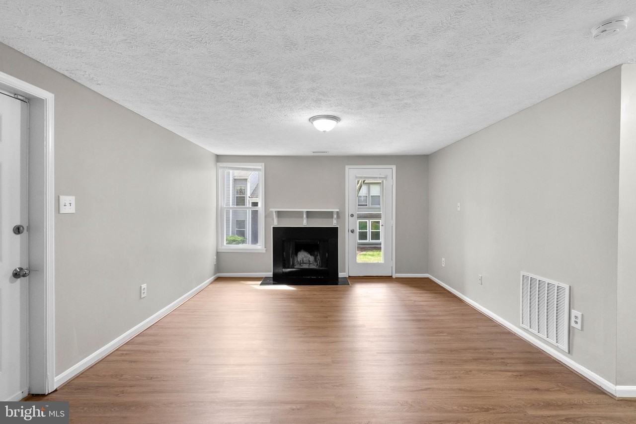 3925 Greencastle Rd #103 - Photo 6 of 24