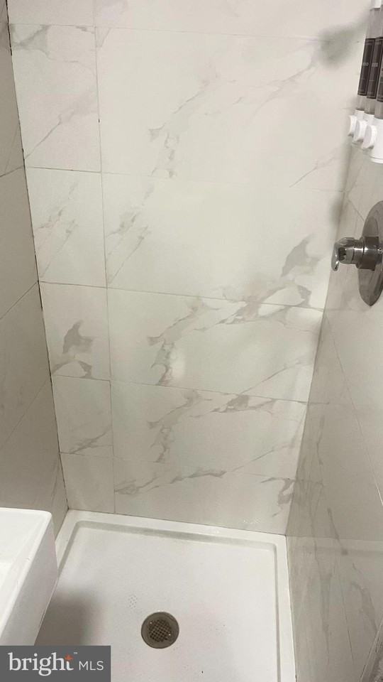 223 Spring St - Photo 5 of 12