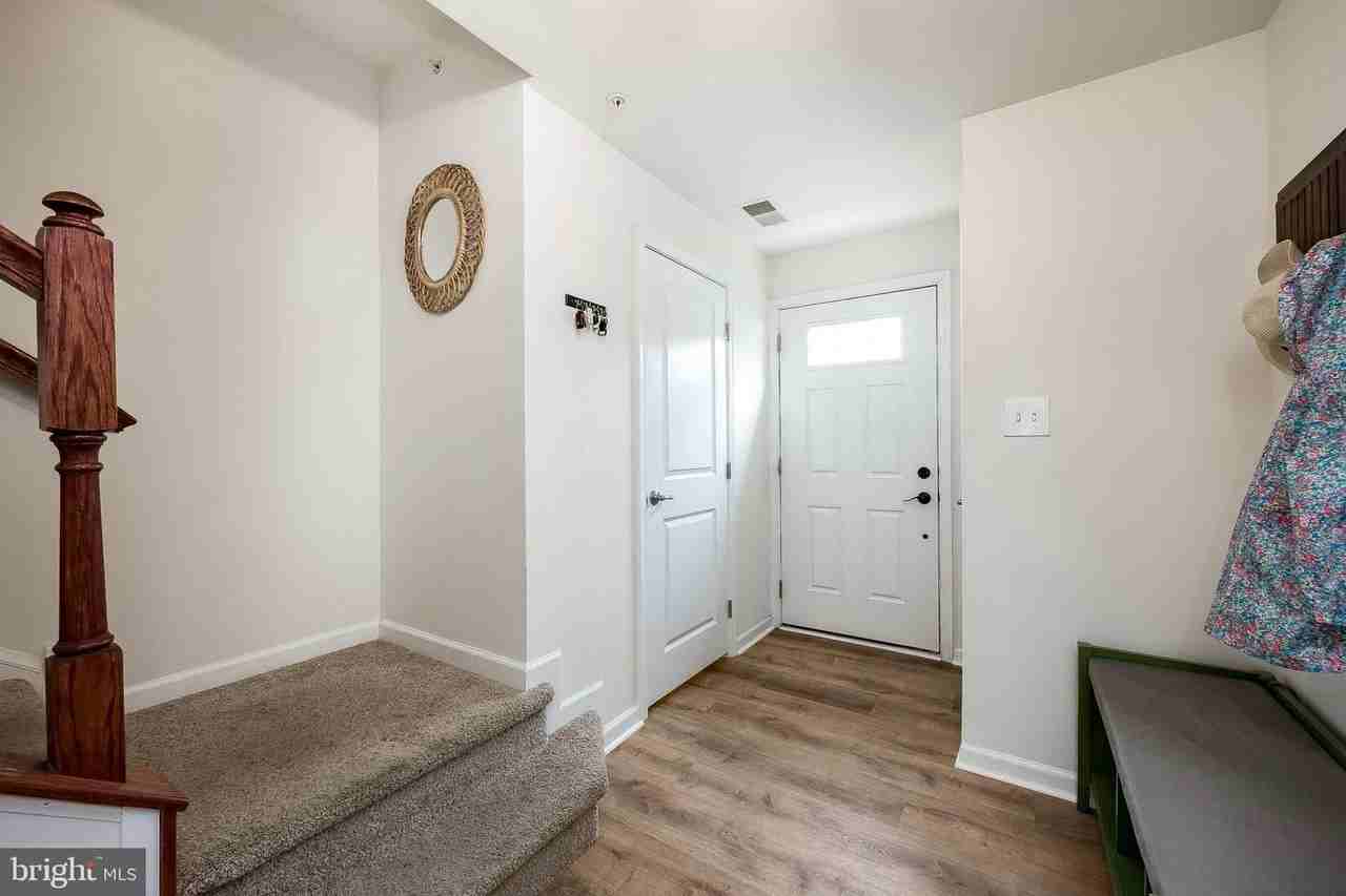 1872 Thistle Ct - Photo 4 of 14