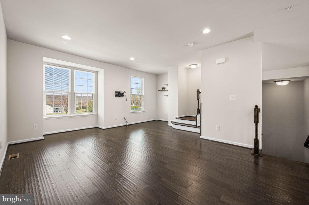 126 Cricket Dr - Photo 4 of 40
