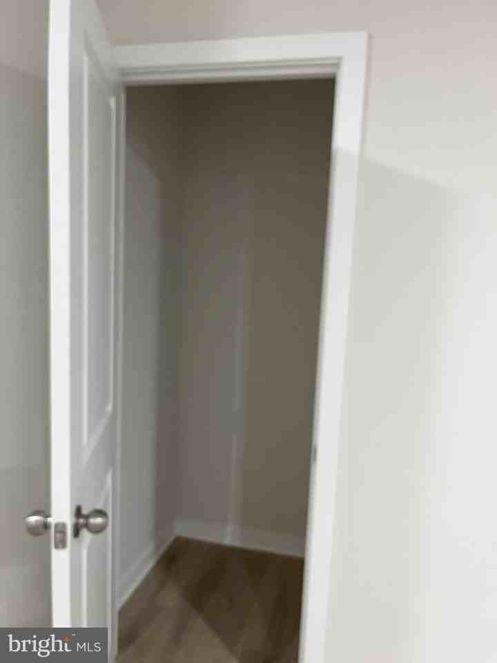 114 Continental Way - Photo 3 of 37