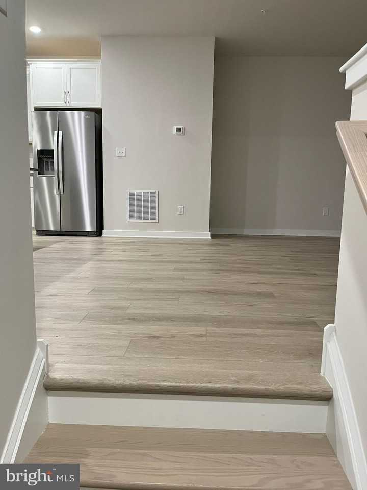 114 Continental Way - Photo 7 of 37