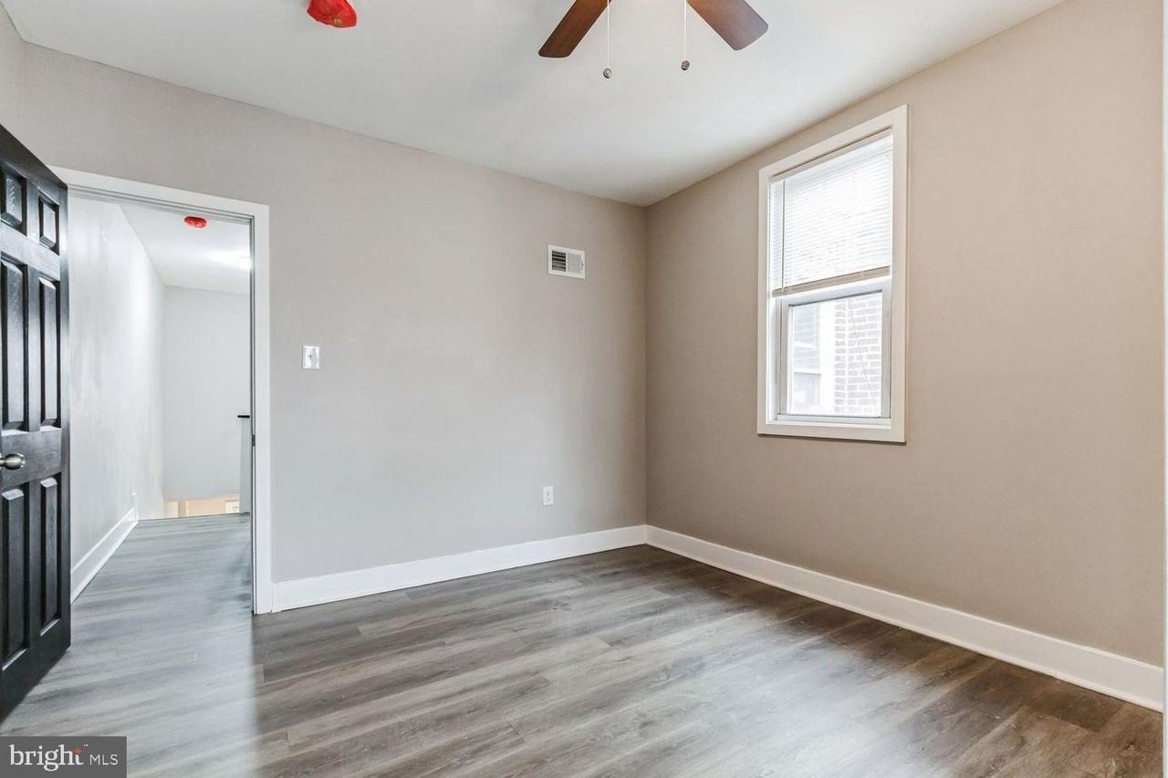 6721 N Woodstock St - Photo 5 of 10