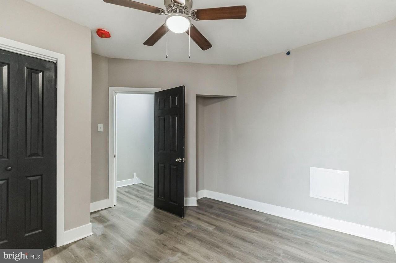 6721 N Woodstock St - Photo 6 of 10