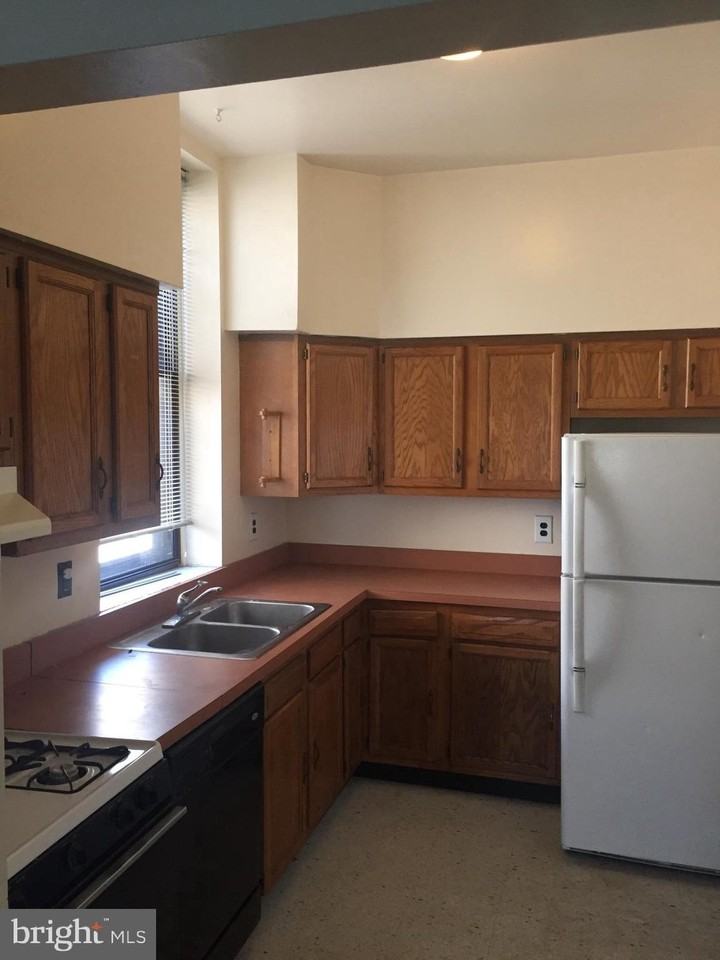 1703 W Diamond St #2 - Photo 5 of 18