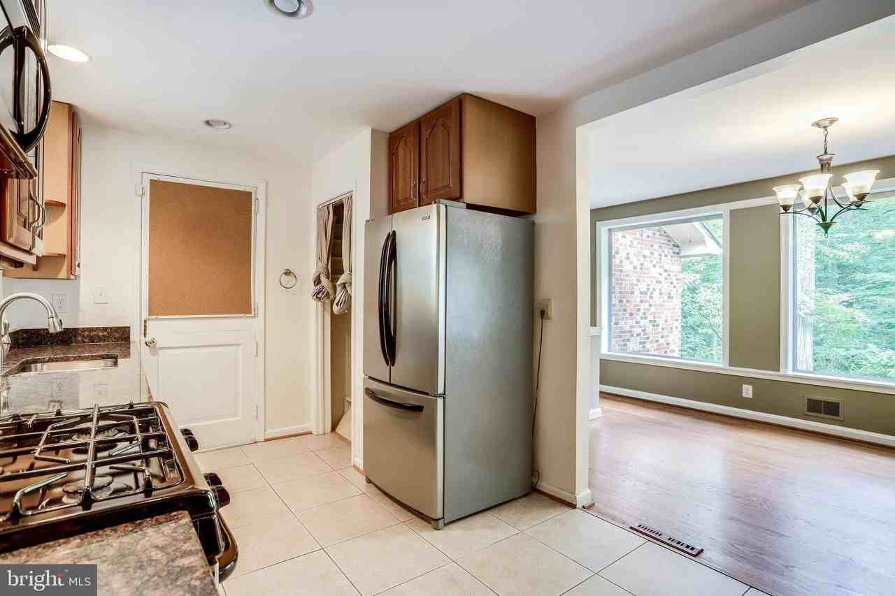 5225 Old Dominion Dr - Photo 4 of 50